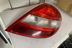 SLK R171 - Faro posteriore ammaccato