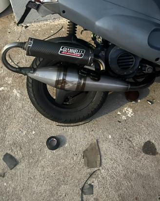 shot v4 piaggio