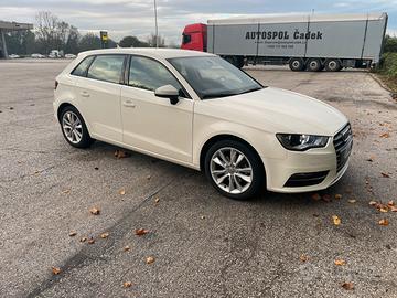 Audi A3 sportback 1.6 tdi ultra.