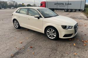 Audi A3 sportback 1.6 tdi ultra.