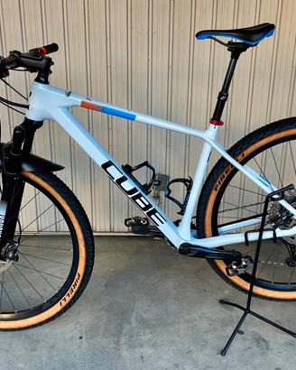 MTB  Taglia L - Cube reaction c62 white del 2024