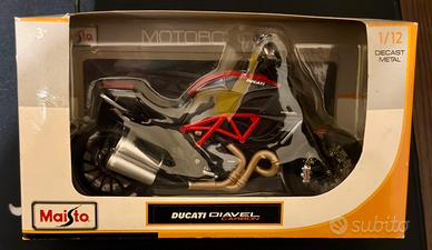 Ducati Diavel carbon Scala 1:12 modellino