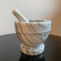 Mortaio con pestello in marmo di Carrara