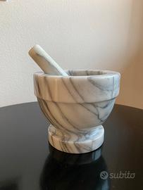 Mortaio con pestello in marmo di Carrara