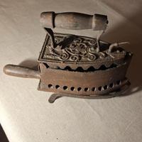 ferro da stiro ghisa antico