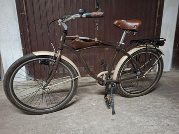 Bicicletta cruiser: iconica  Route66 da passeggio.
