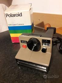 Macchina fotografica "Polaroid 500 Land Camera"