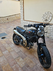 Ducati scambler full Throttle