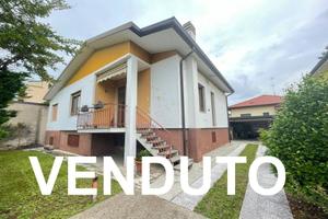 Villa di 178 m² con 4 locali e box auto doppio a V
