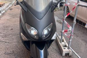 Yamaha t max
