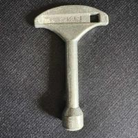 chiave triangolare per apertura cassette