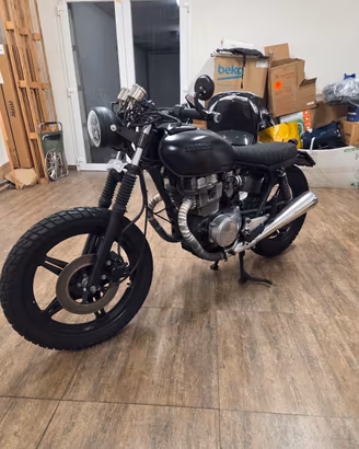Honda cb 400 cafe racer