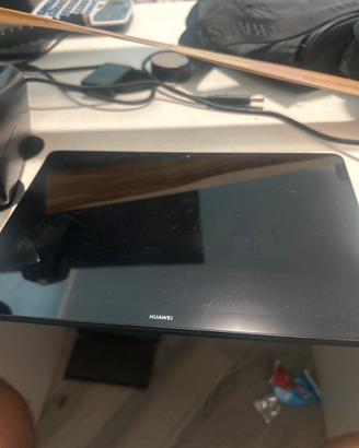 Tablet Huawei 10 pollici funzionante con custodia
