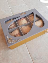 Portagioie in legno decorato a mano con cristalli