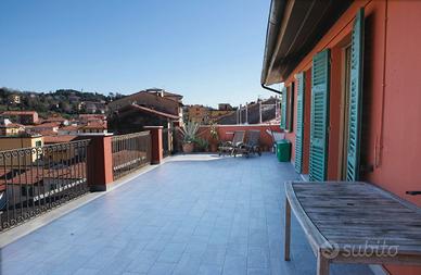 Attico luminoso con grande terrazzo panoramico