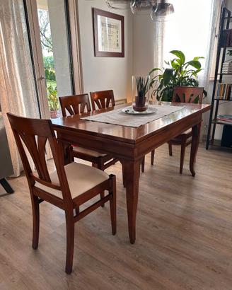 Tavolo allungabile in noce massiccio con 6 sedie
