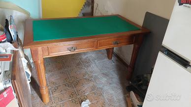 Scrivania vintage in legno con piano in panno