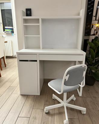 Scrivania ikea micke con portaoggetti e sedia