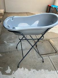 Vasca da bagno con supporto