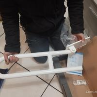 Barra ribaltabile per bagno disabili 