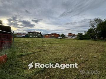 Terreno di 2200 m² a Brugine