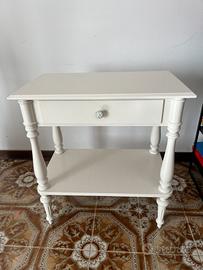 Comodino/tavolino