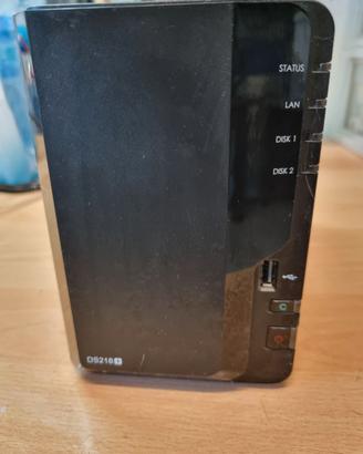synology NAS 218+ con 2 dischi da 3tb cadauno