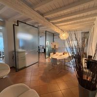 Postazione scrivania in condivisione Co-Working