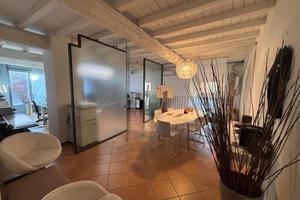 Postazione scrivania in condivisione Co-Working