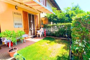 Soluzione indipendente con giardino, priva di spes