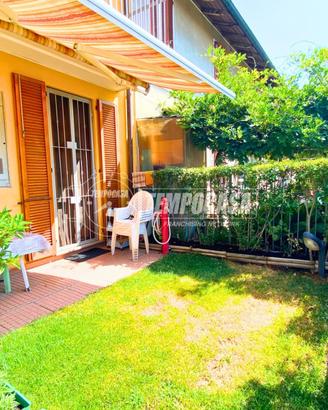 Soluzione indipendente con giardino, priva di spes