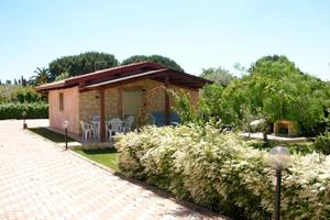 ALGHERO-Casa con giardino