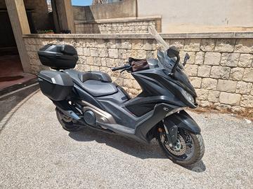 Kymco AK 550