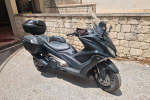 Kymco AK 550