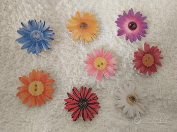 Bottoni a forma di margherite colorate