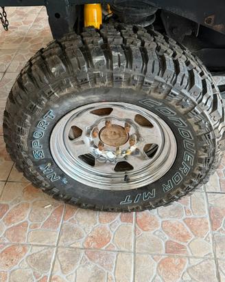 Cerchi e gomme fuoristrada nissan toyota