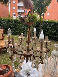 Lampadario in ottone e gocce di cristallo