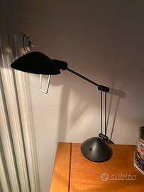 Lampada snodabile nera in metallo