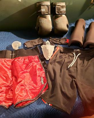 Set completo attrezzatura boxe/MMA