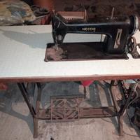 Macchina da cucire Necchi