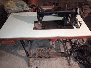 Macchina da cucire Necchi