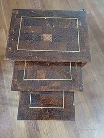 set di tre tavolini in noce di cocco