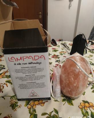 lampada da tavolo 15 euro