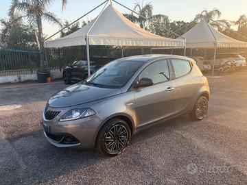 Lancia Ypsilon 1.0 FireFly 5 porte S&S Hybrid Ecoc