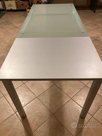 Tavolo da cicina in vetro temperato