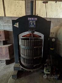 Pressa enologica idraulica verticale Atom 700