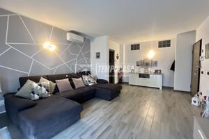 TRILOCALE CON GIARDINO E BOX