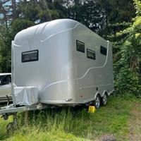 Trailer rimorchio due cavalli con living 3 posti
