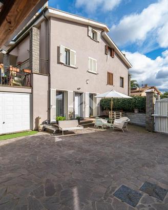 PORZIONE DI BIFAMILIARE A VITORCHIANO