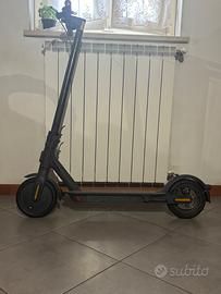 Xiaomi Mi Scooter Elettrico Essential (VENDUTO)